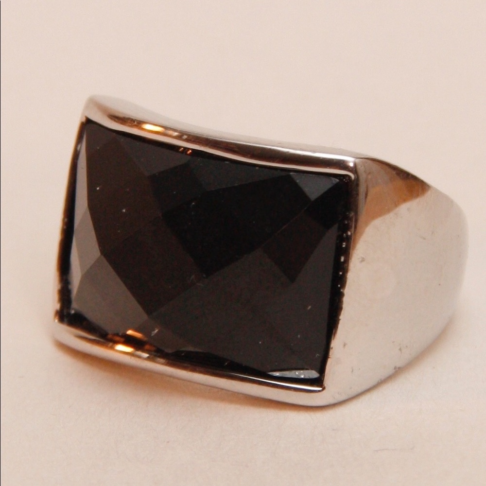 Rings - Picture 4 of 5